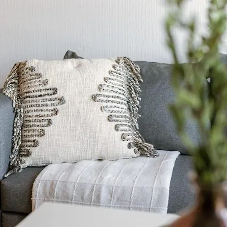 Huswell - Enjoyable With Sea View Apartment