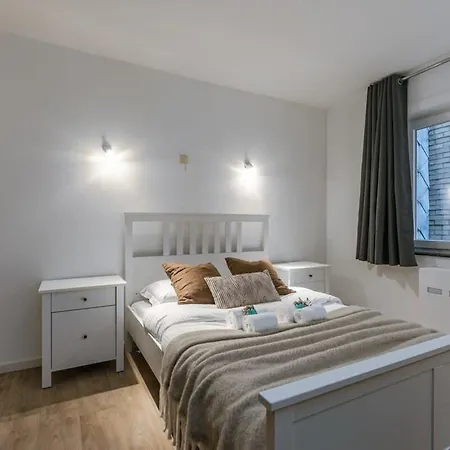 Apartment Huswell - Enjoyable With Sea View